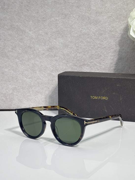 Picture of Tom Ford Sunglasses _SKUfw79761290fw